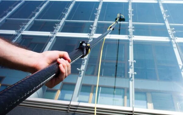 اسعار تنظيف واجهات المباني، شركة تنظيف واجهات زجاجية سوبر كلين.