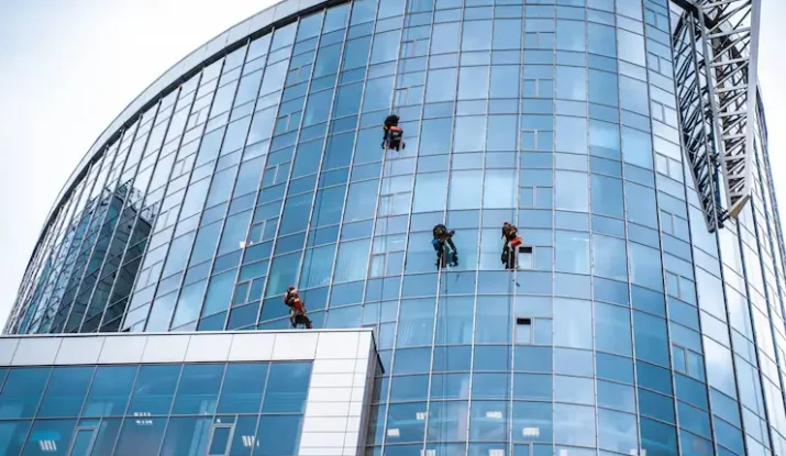 شركة تنظيف واجهات زجاجية